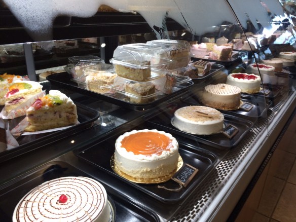 La Monarca Cake Display