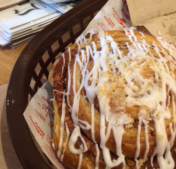 La Monarca Cinnamon Roll